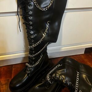 Chain Boots Size 7 Never Worn